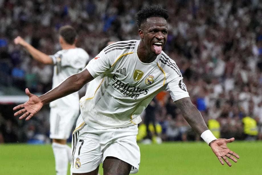 中国足球正 中国足球正