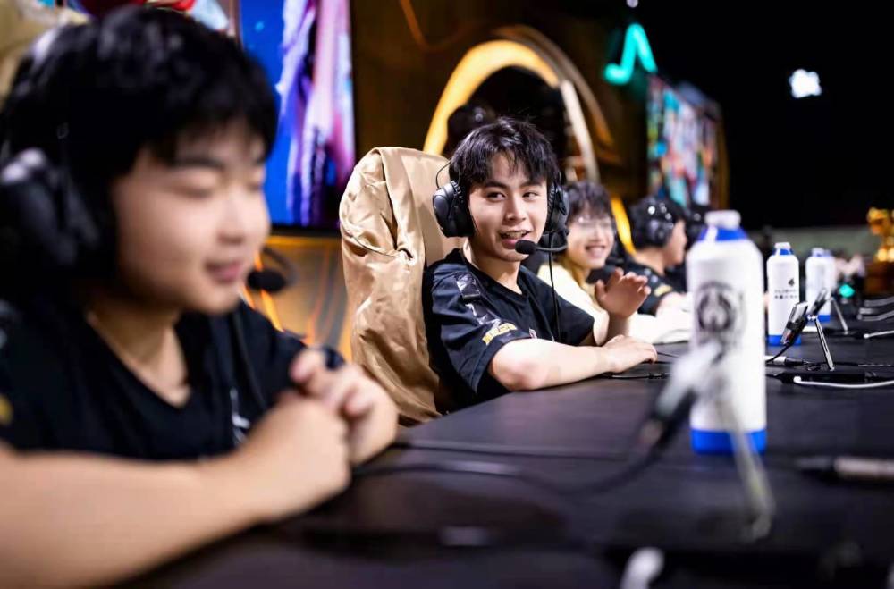 这暴露了领 这暴露了领